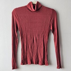 Charlotte Russe Women's Rust/Burnt Orange Turtleneck Top M Knit Long Sleeve Used